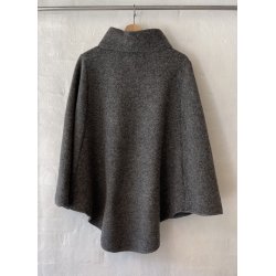 Poncho med lynls og krave. Gr.