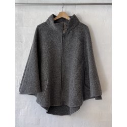 Poncho med lynls og krave. Gr.